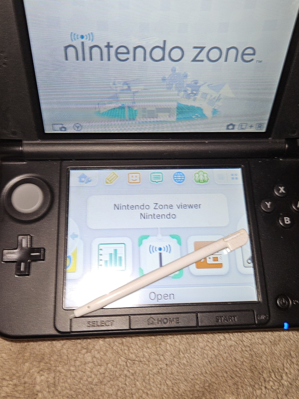 Nintendo Nintendo 3DS XL Handheld Console with White Stylus
